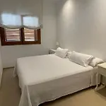 Con Jardin Y Piscina En Apartment