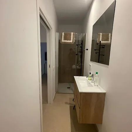 아파트 Con Jardin Y Piscina En *