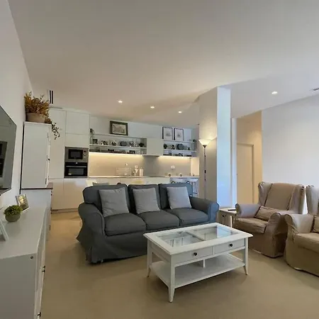 Apartamento Con Jardin Y Piscina En
