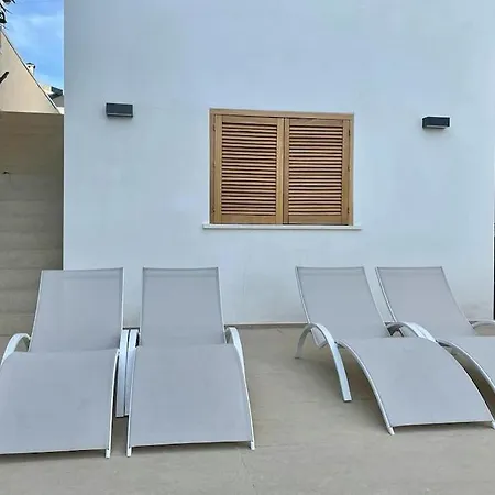 Con Jardin Y Piscina En Κόρδοβα