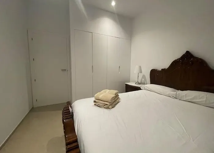 Con Jardin Y Piscina En Κόρδοβα